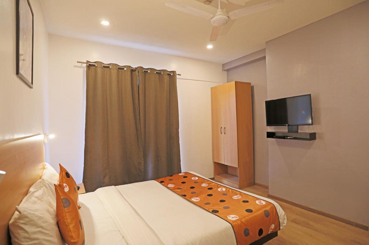 Hotel Yellow Chilli Britannia Chowk- Couple Friendly Local Id Accepted New Delhi Exteriör bild